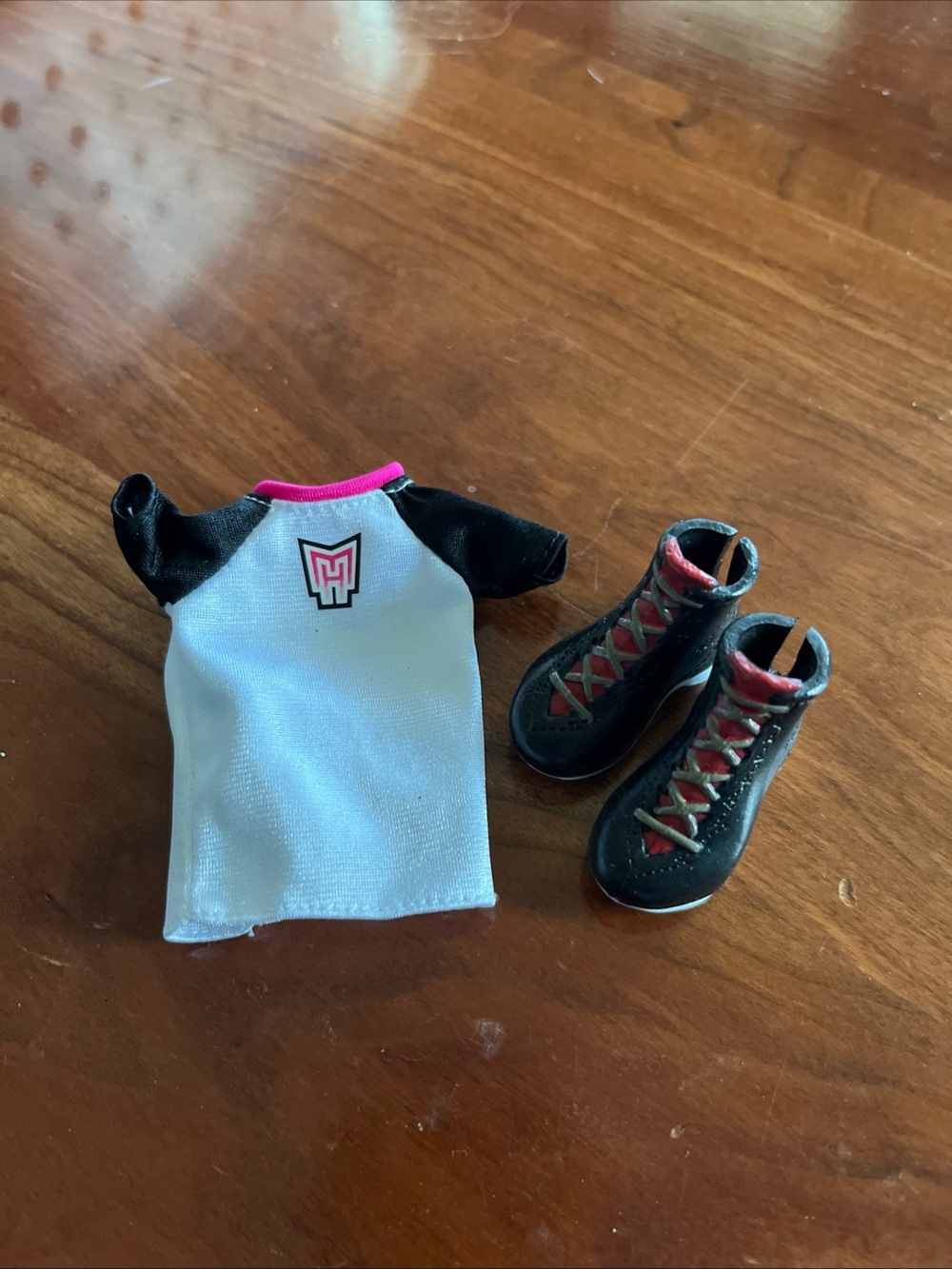 Monster High Create A Monster Gargoyle & Vampire Boy Starter Pack - *SHOES Shirt